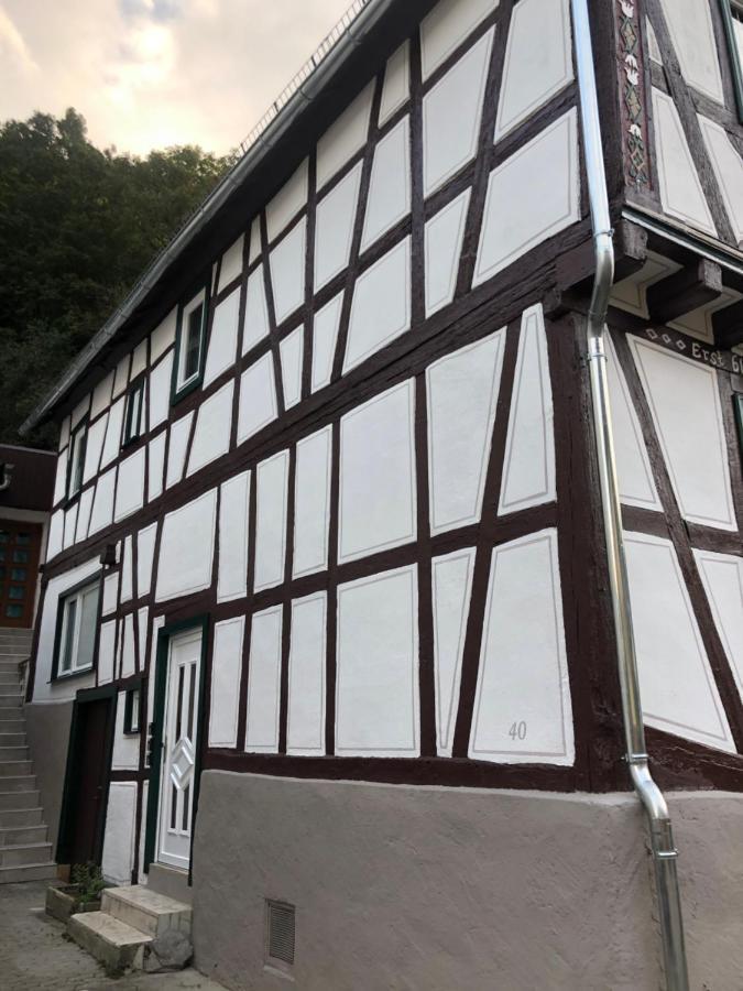 Schoene Ferienwohnung Gewoelbekeller Fachwerkhaus 巴哈拉赫 外观 照片