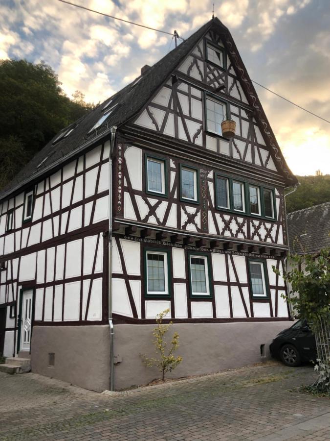 Schoene Ferienwohnung Gewoelbekeller Fachwerkhaus 巴哈拉赫 外观 照片